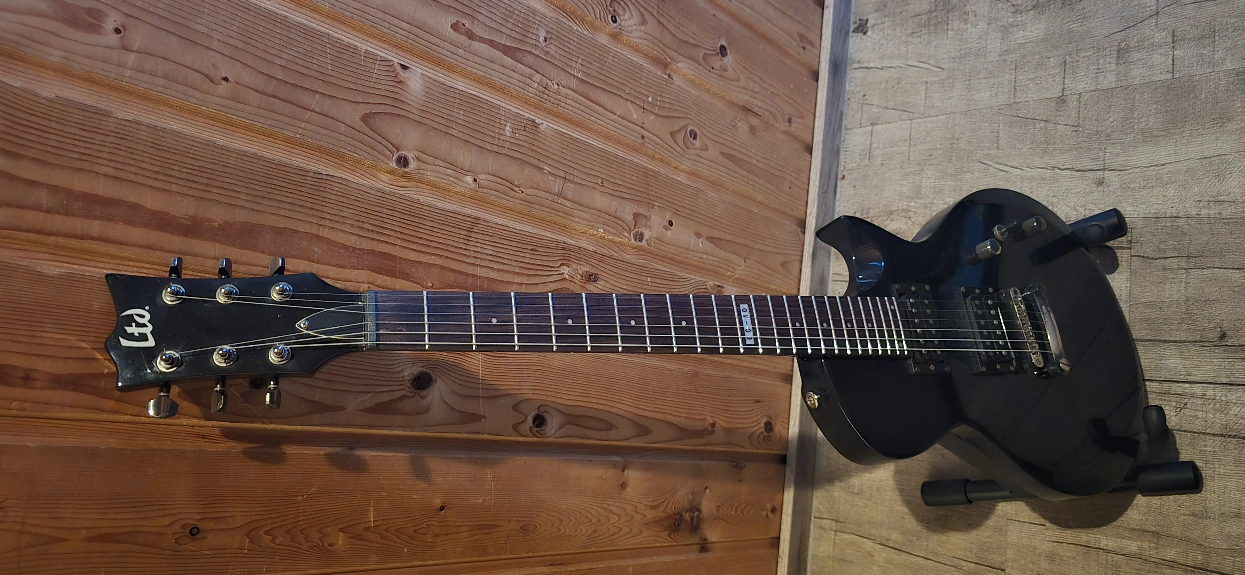 Lone Strike - Die Filmgitarre ESP LTD EC-10 